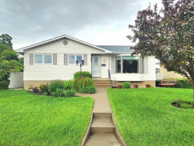 House for sale in Wedgewood, Alberta