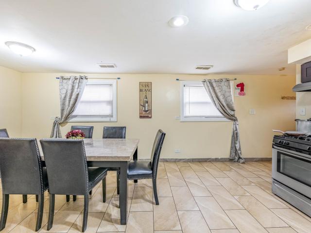 Townhouse for sale in Chicago Park, Illinois