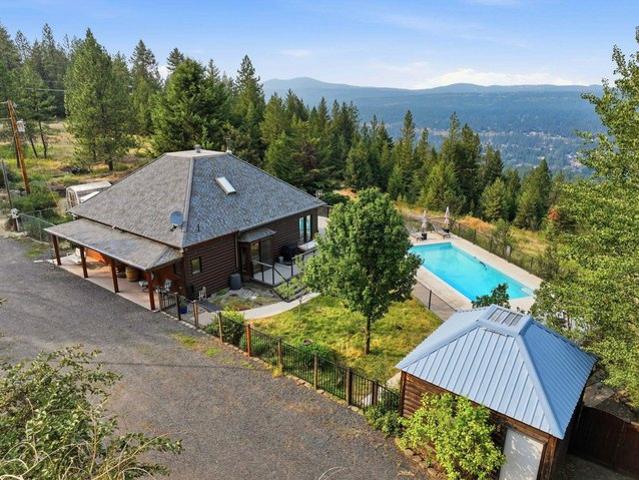 House for sale in Nine Mile Falls, Washington