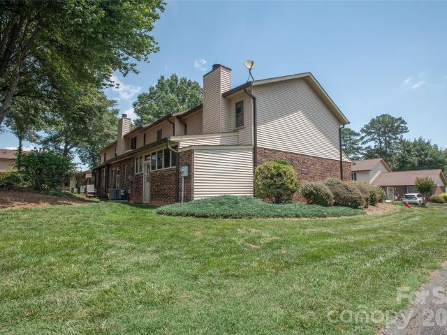 Townhouse for sale in Catawba, North Carolina
