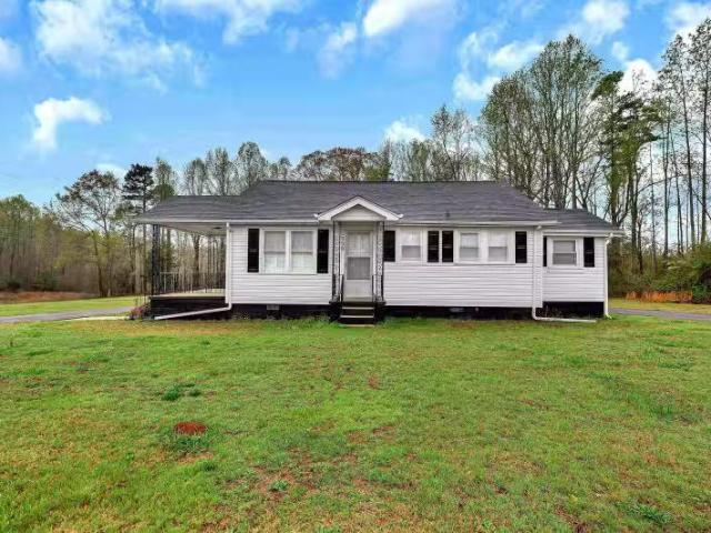 House for sale in Easley House for sale in Easley