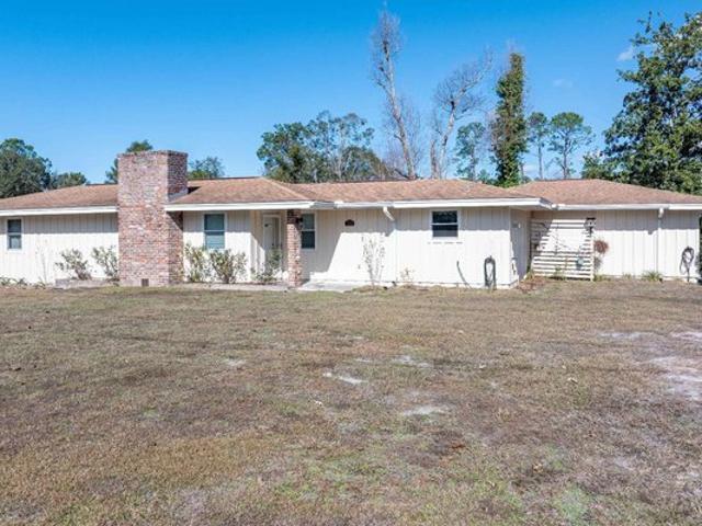 House for sale in Suwannee, Florida