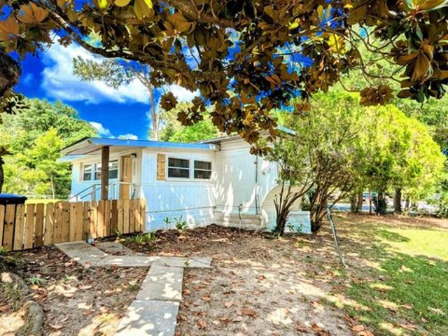 House for sale in Lillian, Alabama