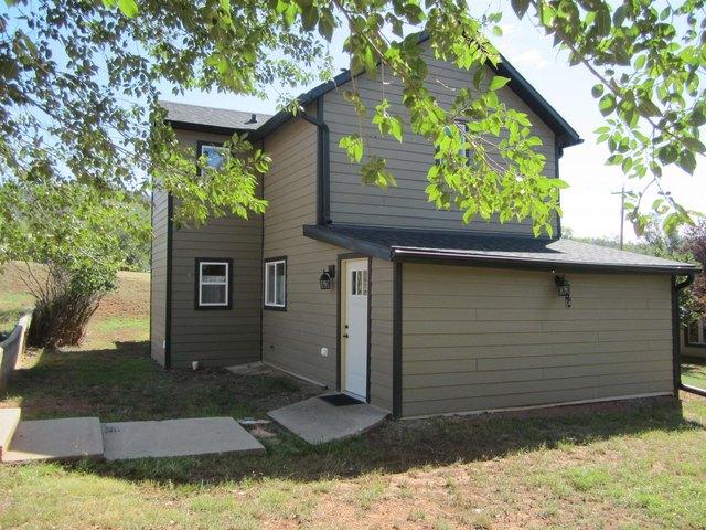 House for sale in Hot Springs, Fall River County