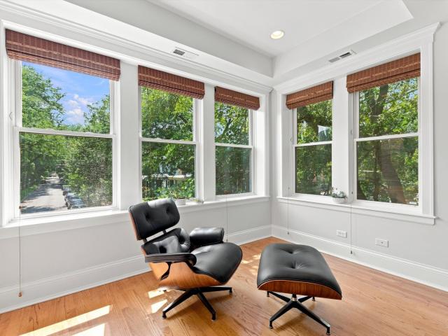 Condo for sale in Chicago Park, Illinois