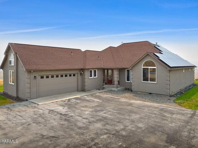 House for sale in Selah, Washington