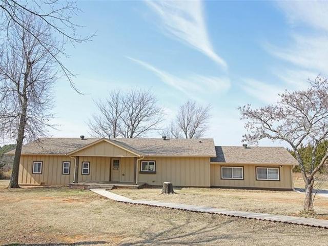 House for sale in Mcloud, Oklahoma