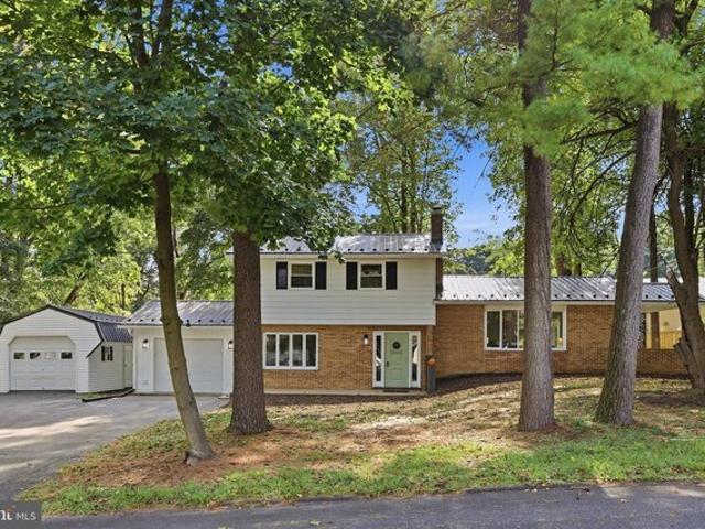 House for sale in Blue Ridge Summit, Washington Township