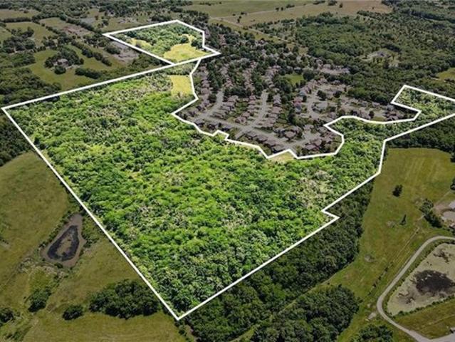 Farm for sale in Smithville, Missouri