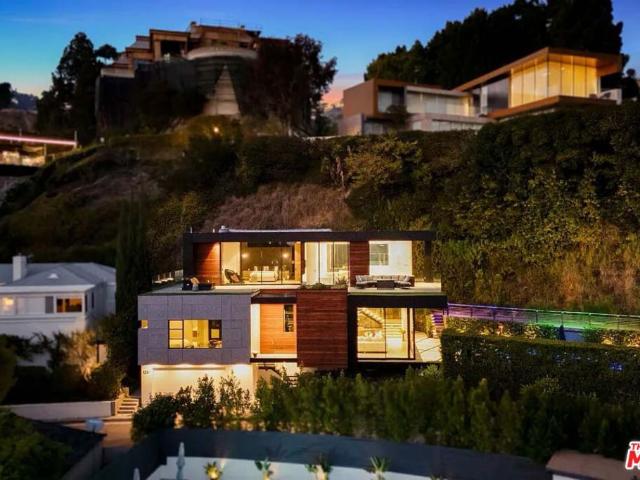 Property for rent in Canoga Park, California