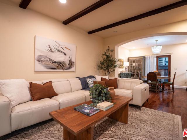 Townhouse for sale in Los Angeles