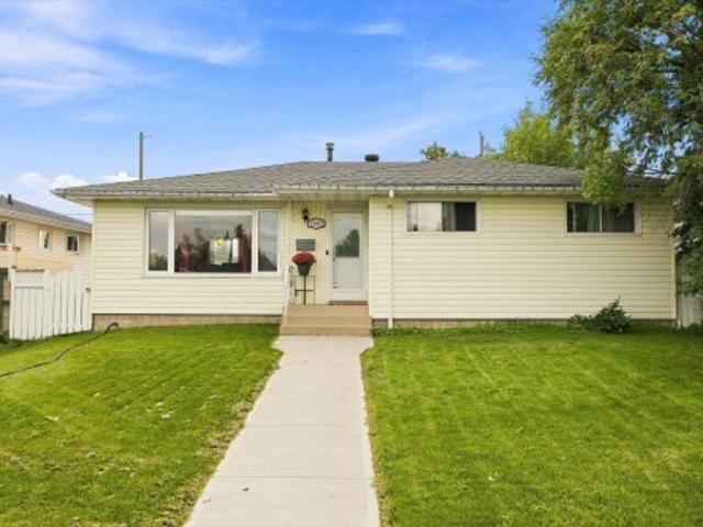 House for sale in Wedgewood, Alberta