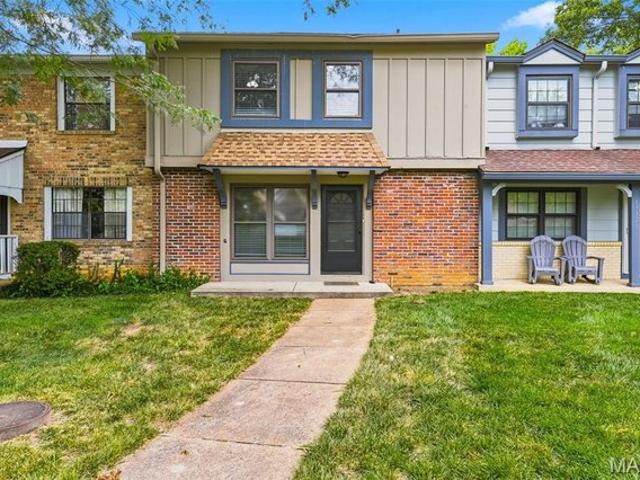 Townhouse for sale in Ballwin, Missouri