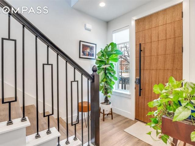 Townhouse for sale in Farmers Branch, Texas