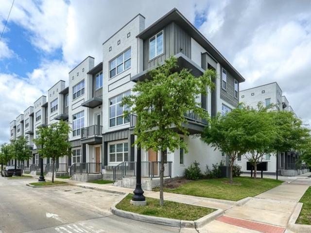 Condo for sale in Farmers Branch, Texas