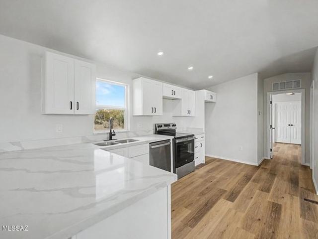 House for sale in Vail, Arizona