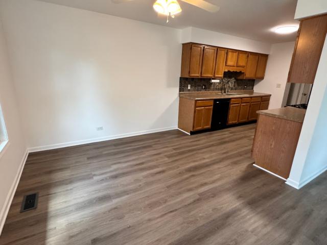 Condo for sale in South Elgin, Illinois