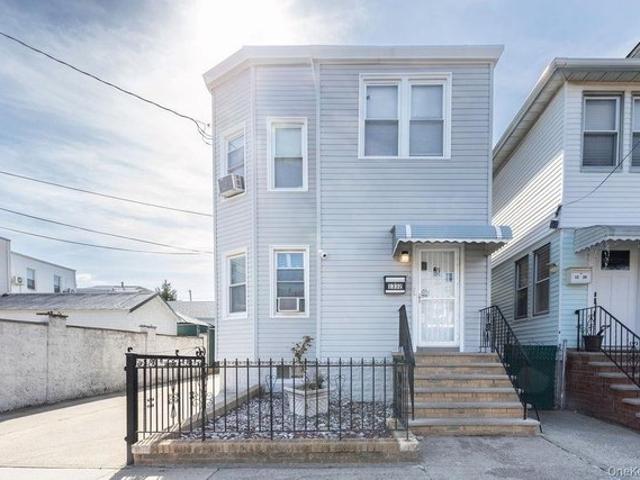 House for sale in Queens, Arverne