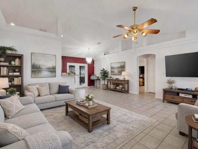 House for sale in Astatula, Florida