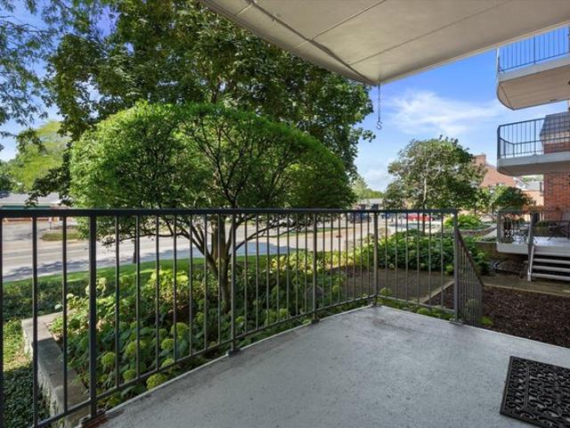 Condo for sale in Elm Grove, Waukesha County