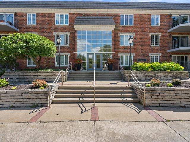 Condo for sale in Elm Grove, Waukesha County