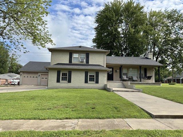 House for sale in Mayfield, Kentucky