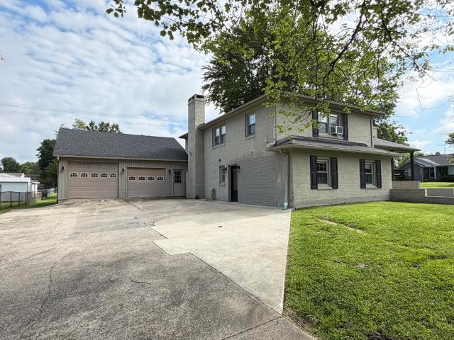 House for sale in Mayfield, Kentucky