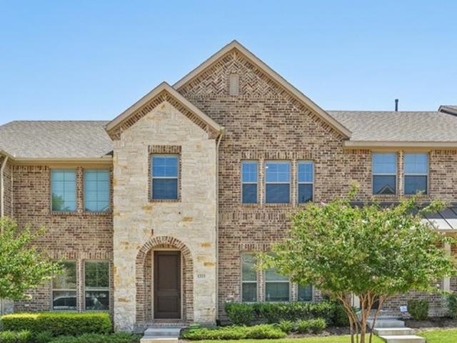 Townhouse for sale in Denton, Texas