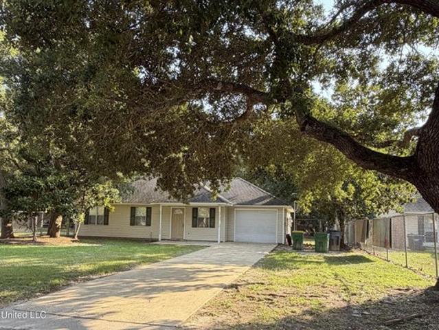 House for sale in Ocean Springs, Mississippi