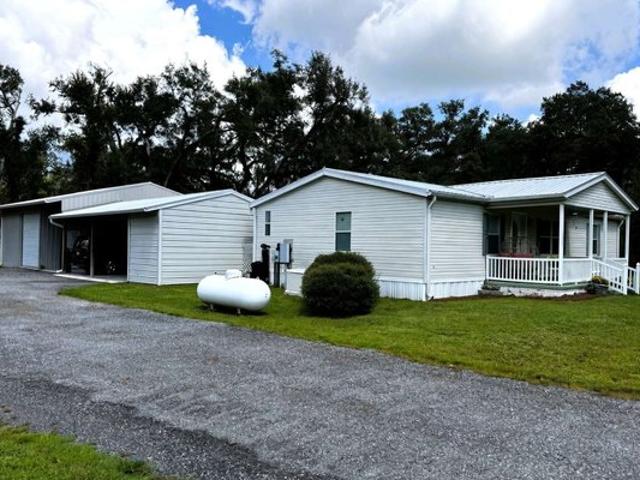 House for sale in Suwannee, Florida