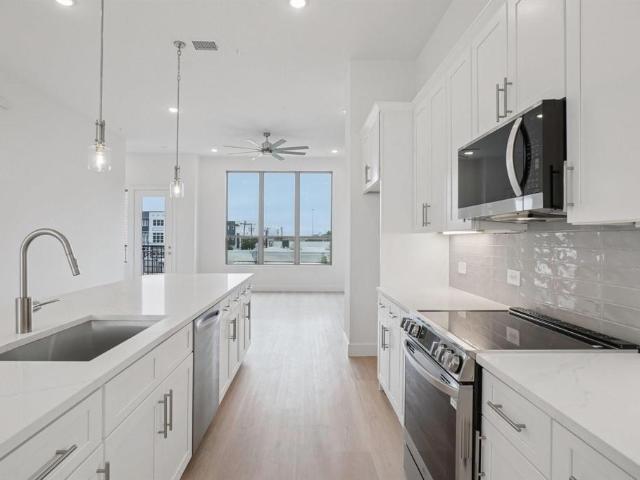 Townhouse for sale in Farmers Branch, Texas