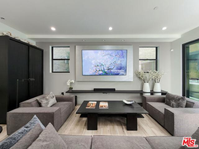 Property for rent in Canoga Park, California