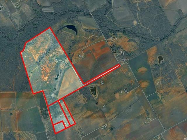 Farm for sale in Saint Hedwig, Texas