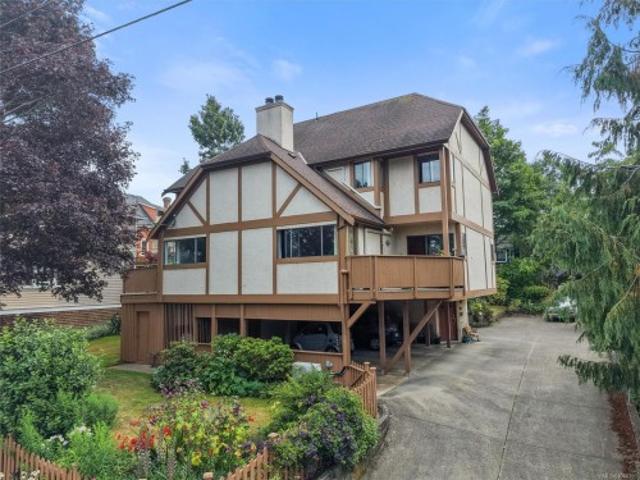 House for sale in Victoria, British Columbia