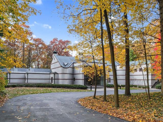 House for sale in Bloomfield Hills, Michigan