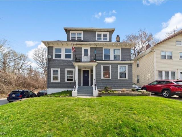 Duplex for sale in Cleveland