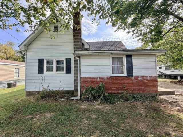House for sale in Jasonville, Greene County