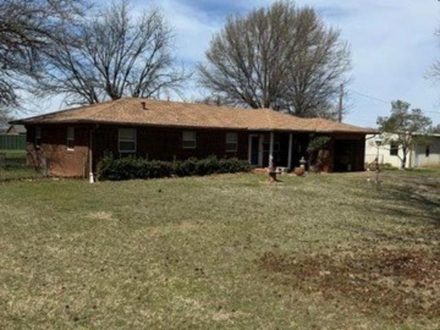 House for sale in Lindsay, Oklahoma