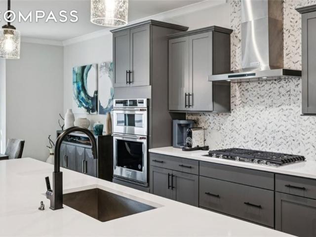 Townhouse for sale in Decatur, Georgia