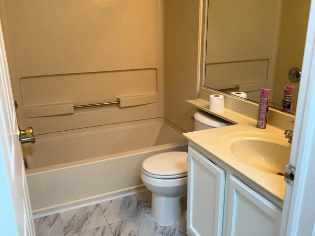 Condo for sale in Edison
