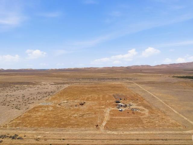 Farm for sale in Lost Hills, California