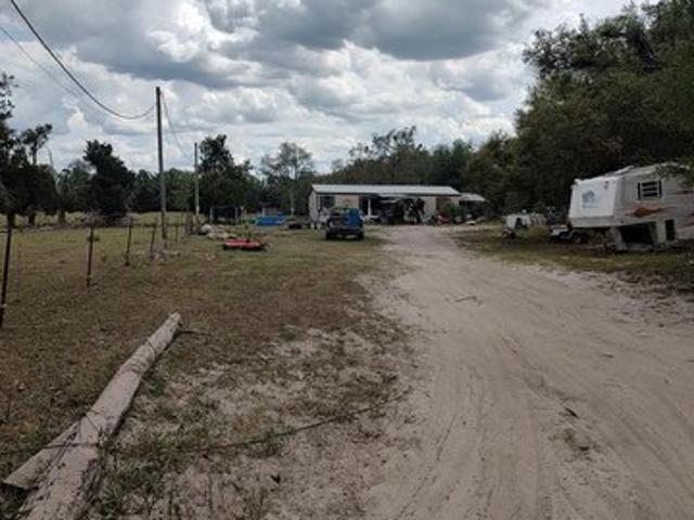 House for sale in Suwannee, Florida