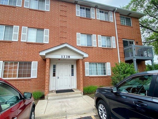 Condo for sale in Wheaton, Illinois