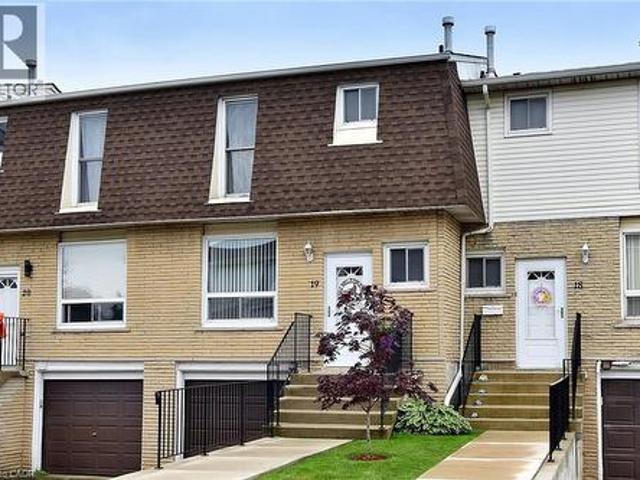 Townhouse for sale in Ancaster, Ontario