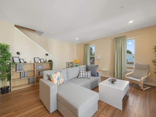 Townhouse for sale in Greater East Side, Ramsey