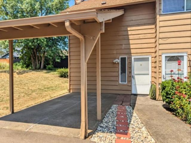 Condo for sale in Salem, Marion County