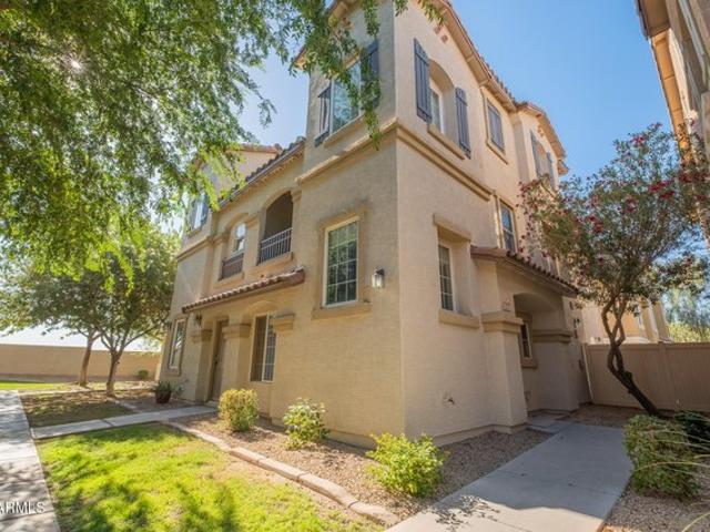 Townhouse for sale in Gilbert, Arizona
