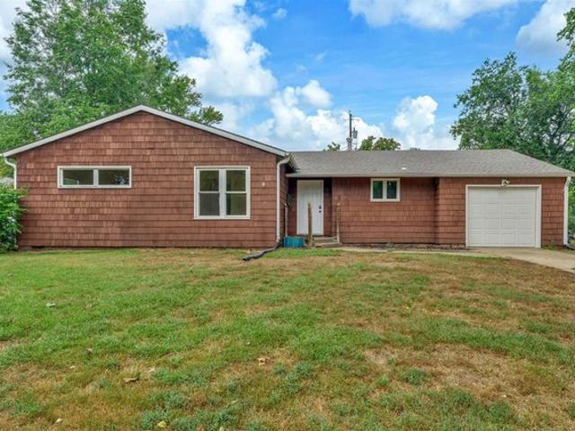 House for sale in Ward Parkway, Topeka