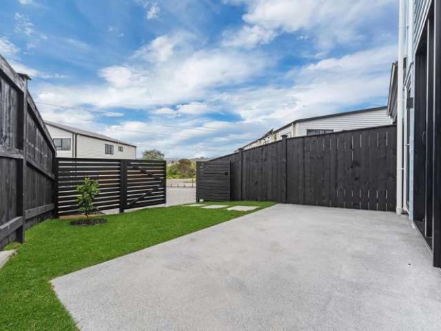 Townhouse for sale in Awhitu