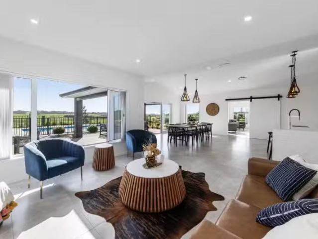 House for sale in Awhitu